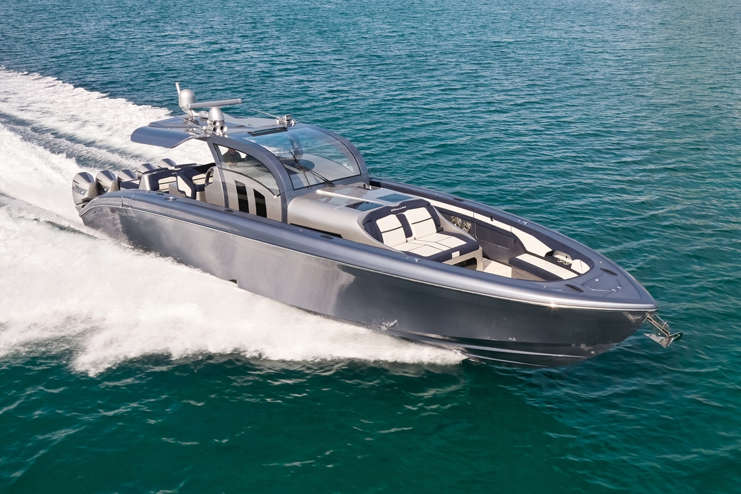 52' Vitesse | Midnight Express Boats | High Performance Center Console