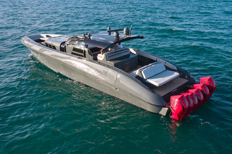 60' Pied-A-Mer | Midnight Express | High Performance Center Console