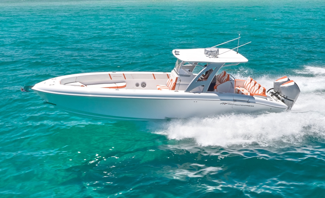 Models | Midnight Express Boats | High Performance Center Console