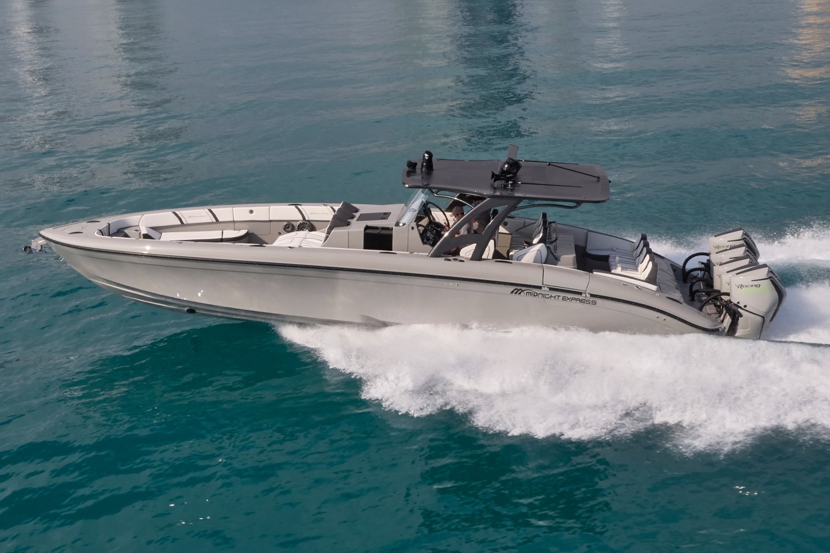 43' Open | Midnight Express Boats | High Performance Center Console